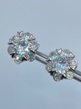 Diamond White Swarovski Crystal Stud Earrings Silver Flower Halo Round Bridal